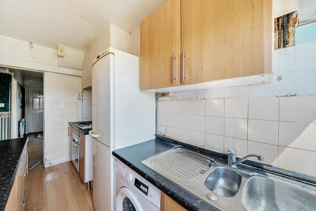 1340428-10-6899e0...