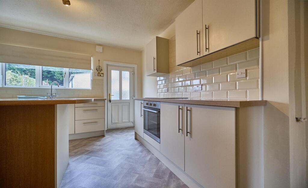 Kitchen diner to rear