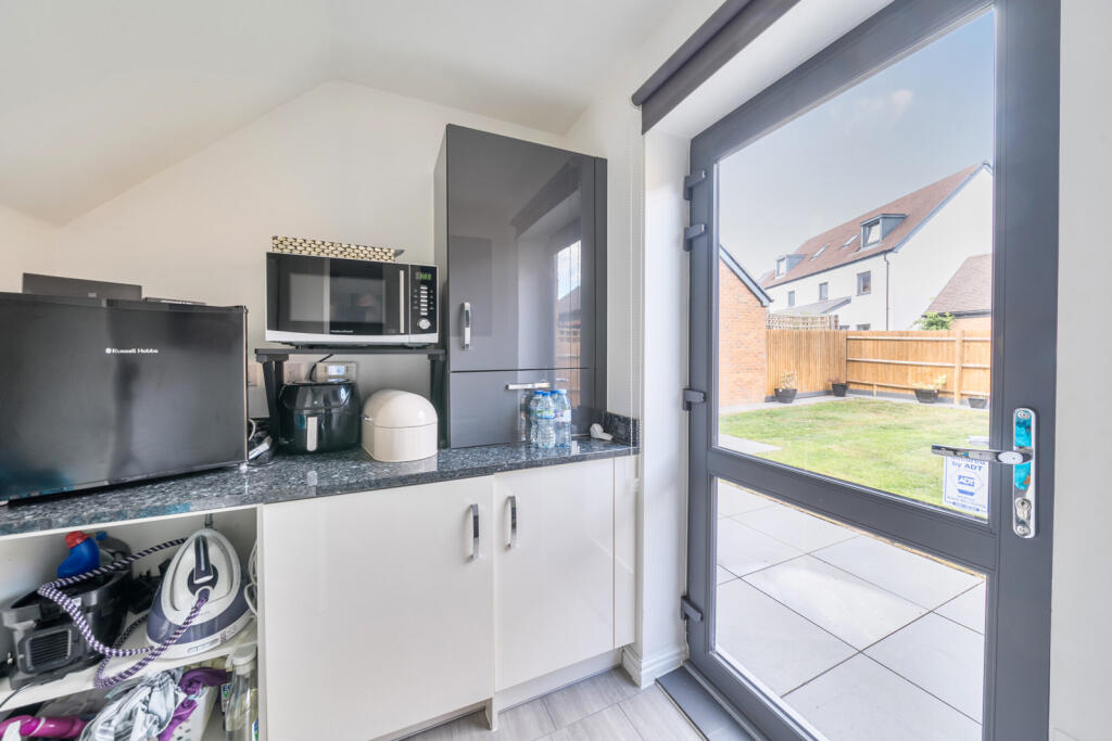 1309702-9-685ac07...