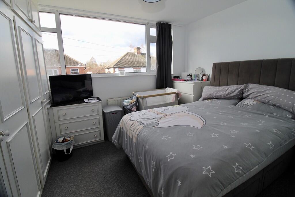 5099EEF8-802D-40F...