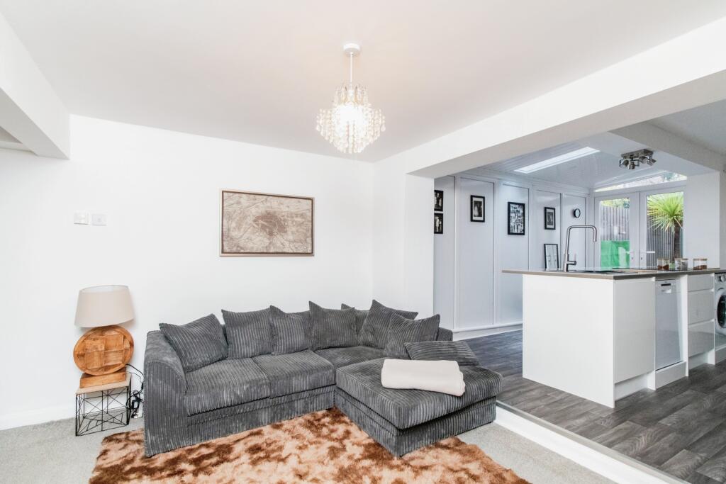 Lounge / Kitchen