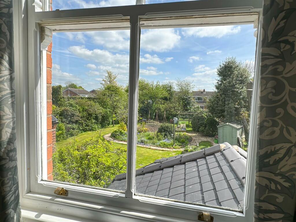 BEDROOM VIEW OF GARDEN