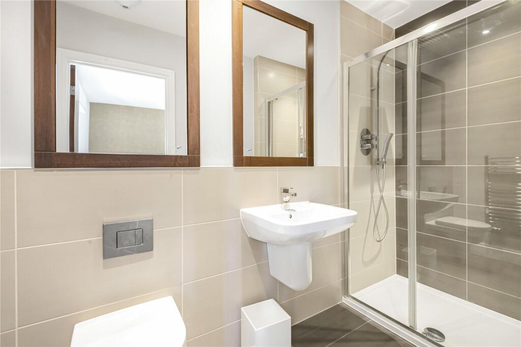 Bedroom Two En Suite