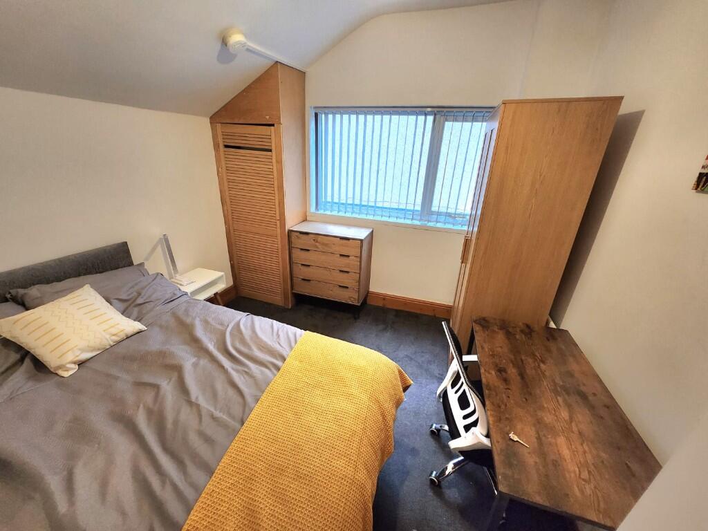 Bedroom 2 £350