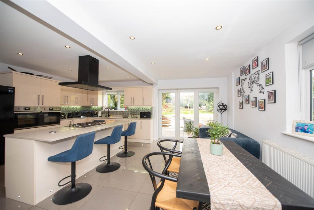 Kitchen/Diner - Dining Area