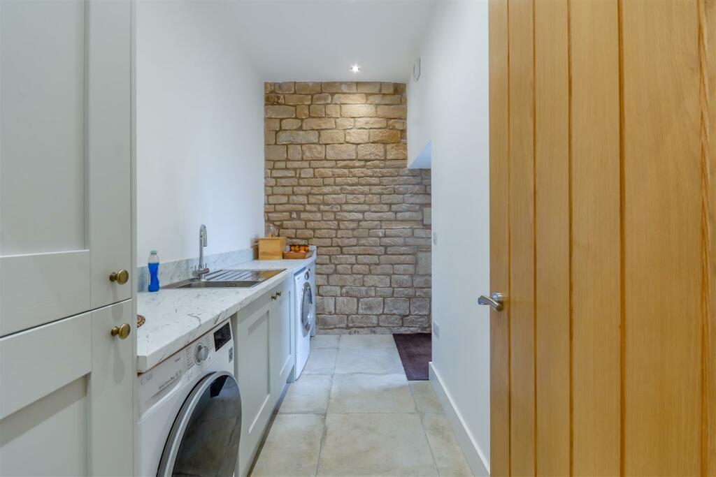 8583926-interior20.jpg