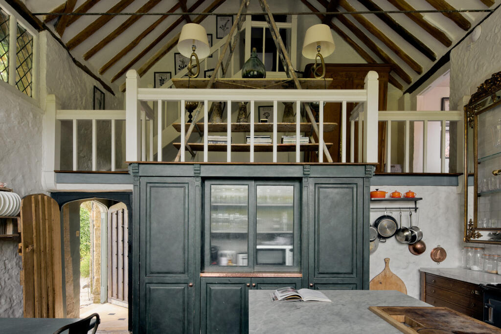 220515 - New Place Manor, Pulborough, RH20 26.jpg