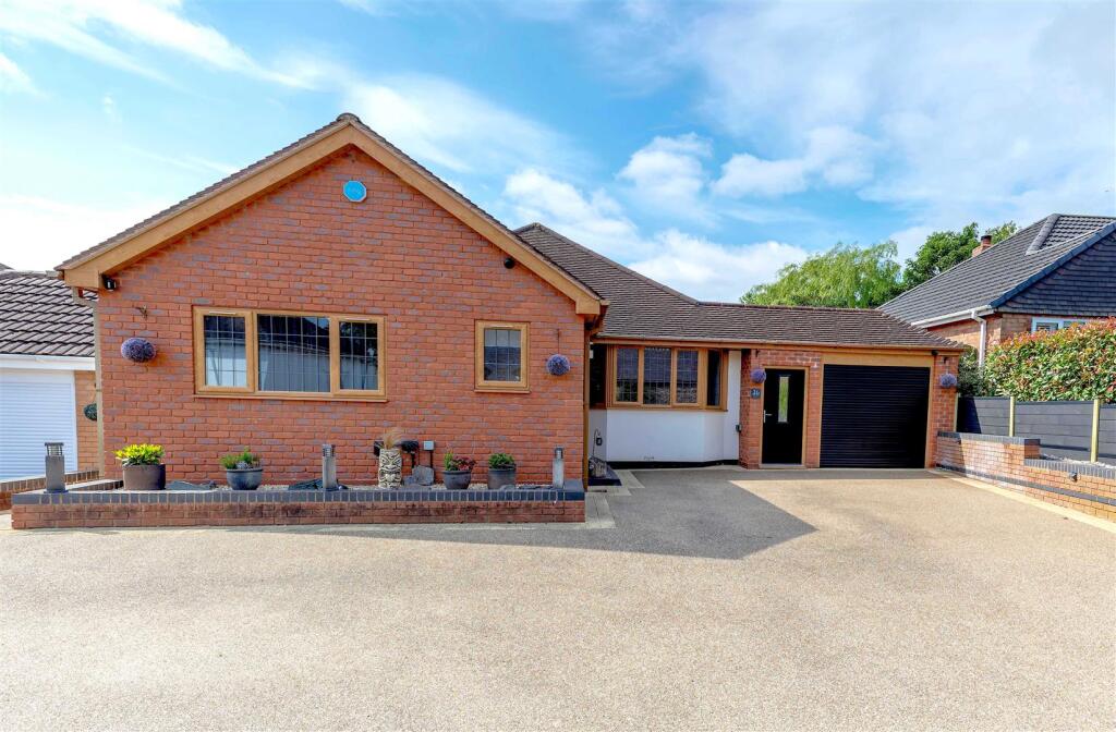 Front of house 1.1 SAPL8241-20250731-DxO_DeepPRIME