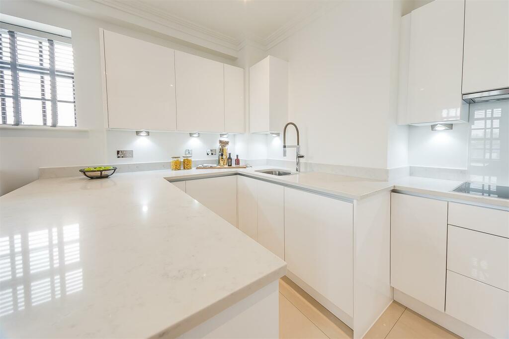 8317621-interior14.jpg