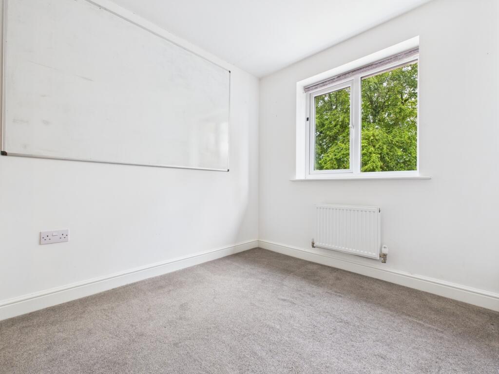 CAM03729G0-PR0113-STILL010