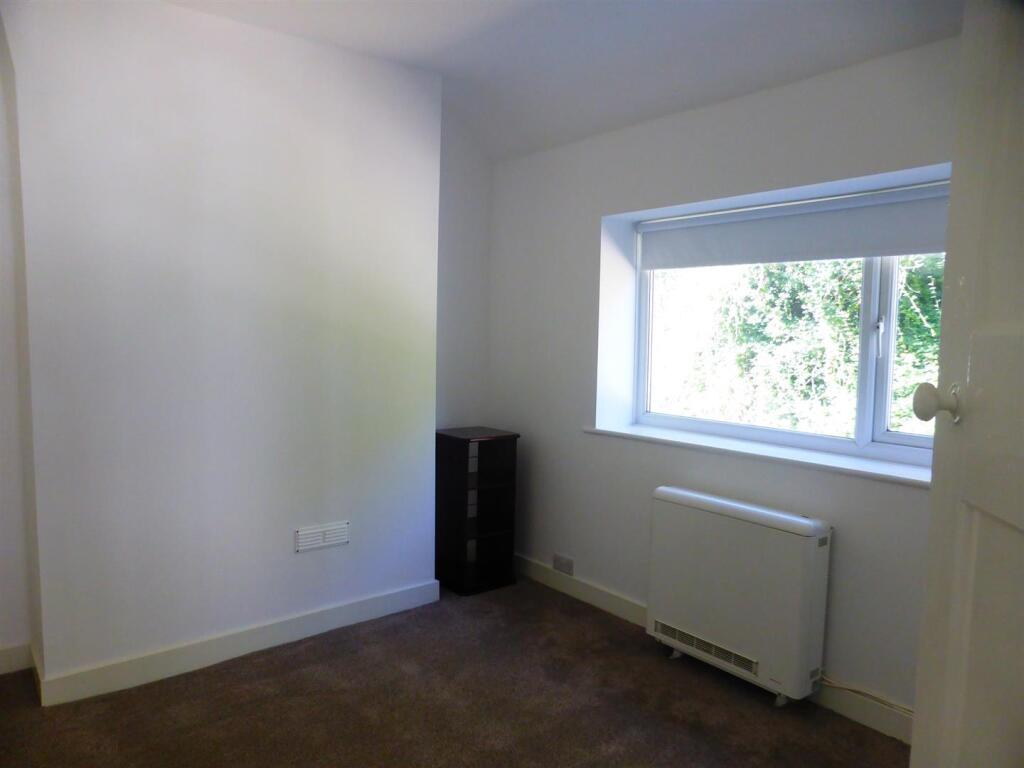 Bedroom 2.JPG