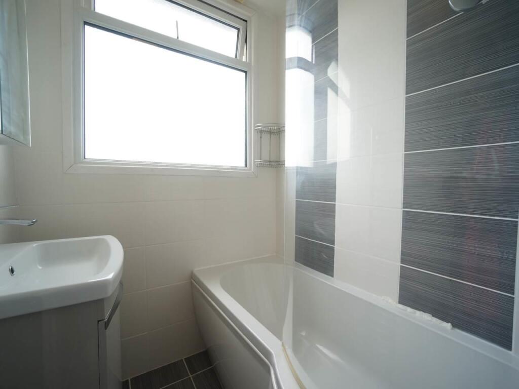 1SackvilleTerraceApartment3_Bathroom2.JPG