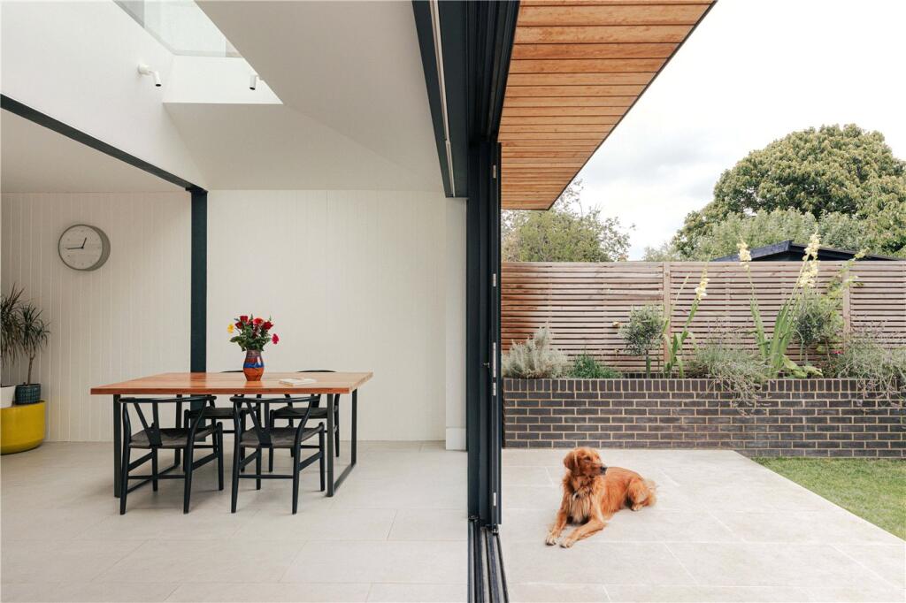 Dining/Garden