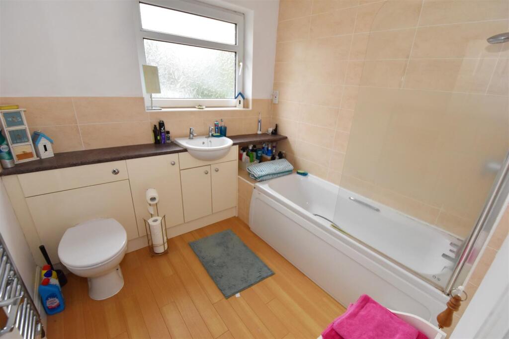 Bathroom.jpg