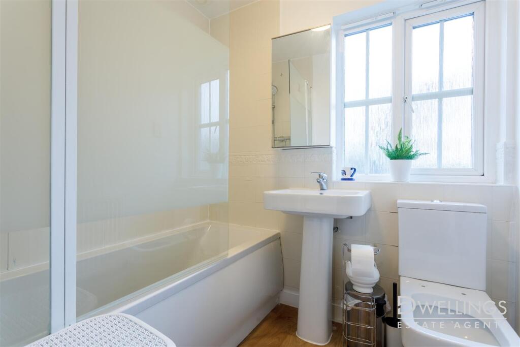 DWELEST- 20 St Matthew street, DE14 3DT - 016.jpg