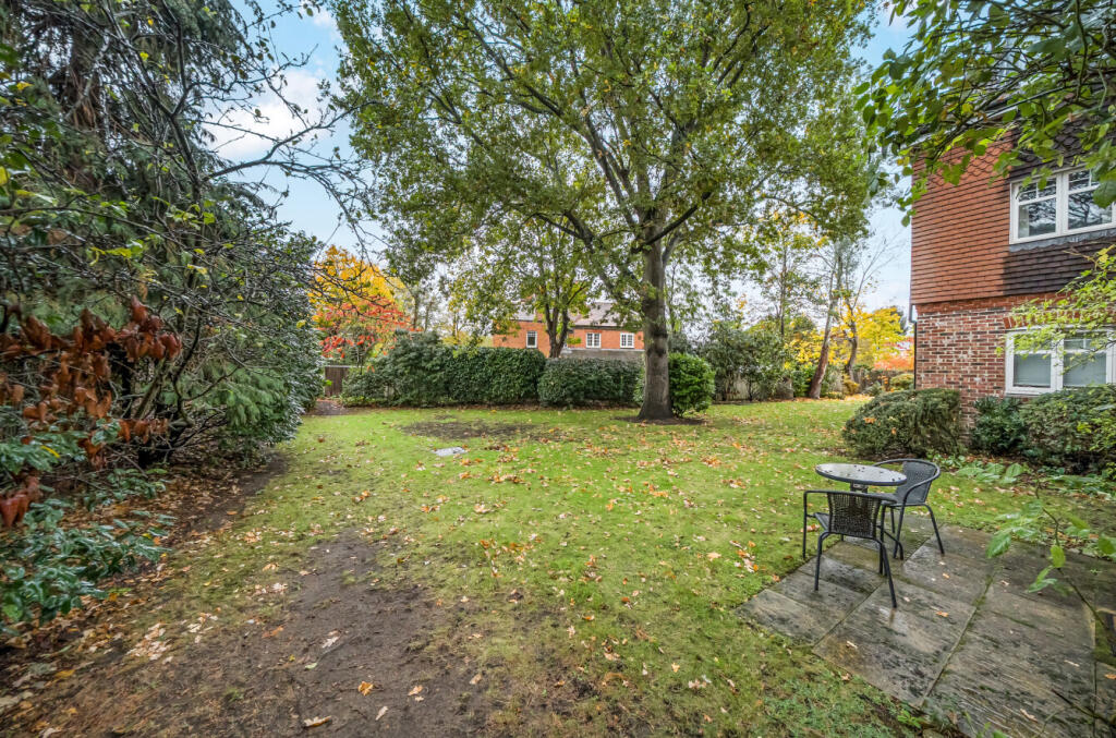 1374032-14-690233...