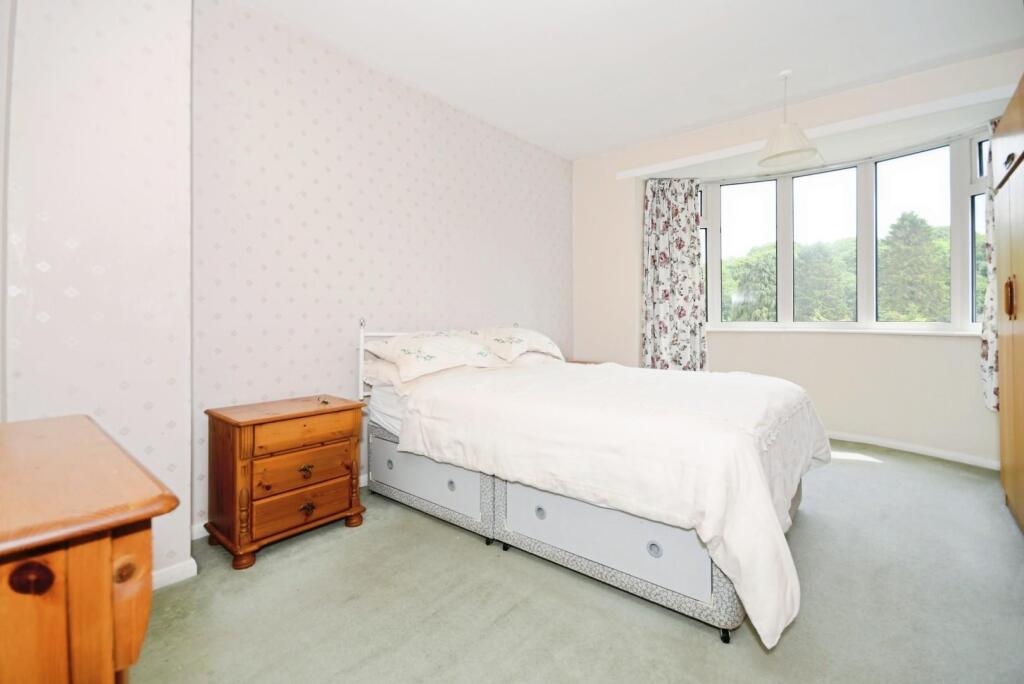 BEDROOM 1.jpg