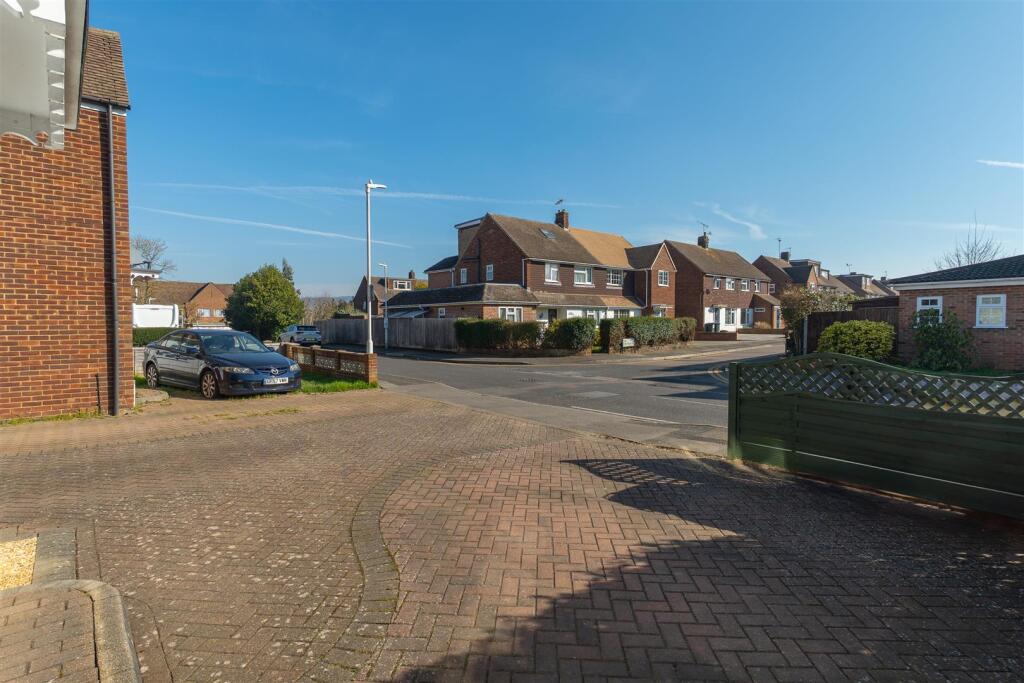 The Avenue, Greenacres4.jpg