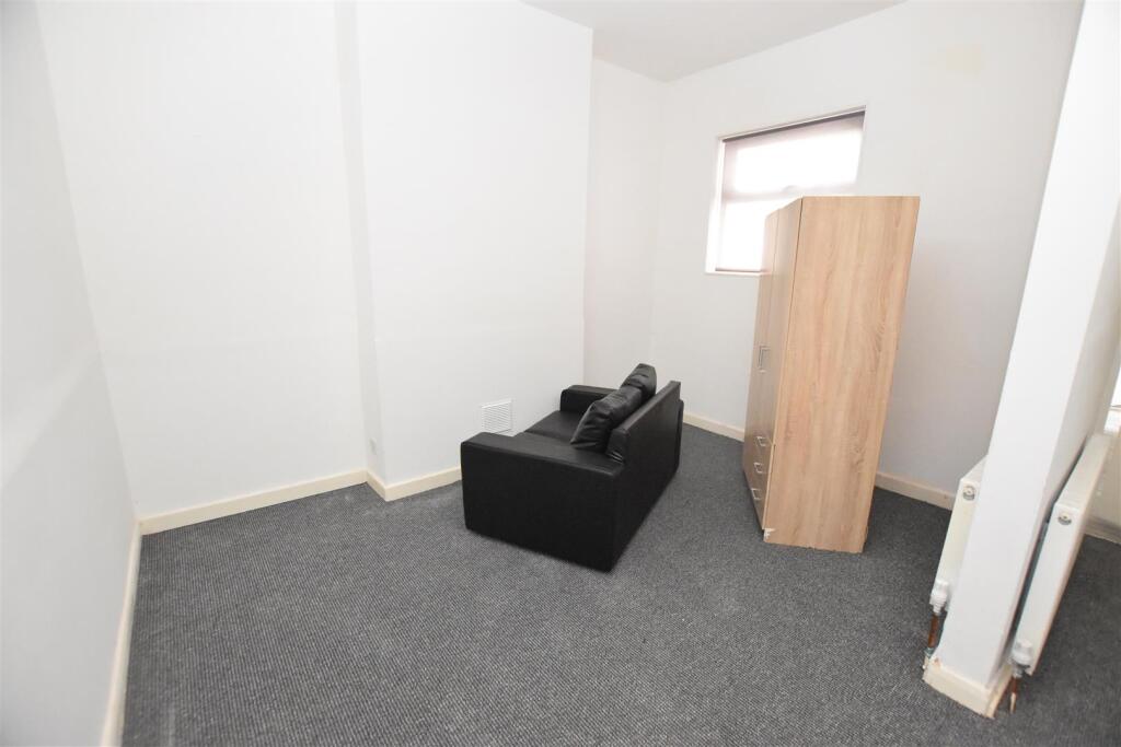 Ground Floor Lounge.JPG