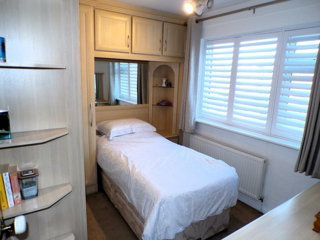 NorfolkCres15bed2.JPG