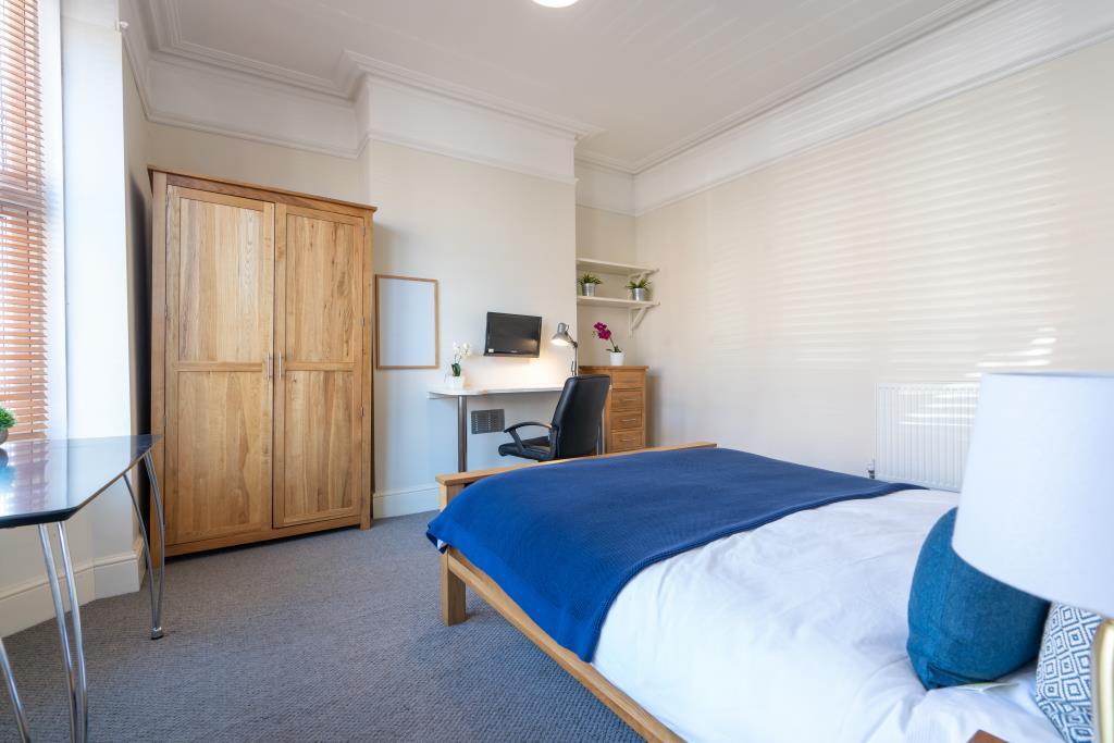 17 York Road - bedroom