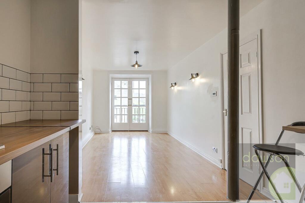 Lounge/Kitchen