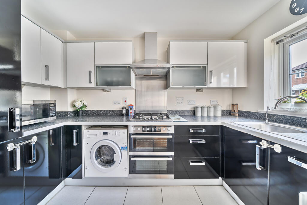 1298652-6-682cd44...