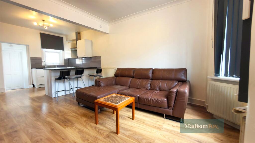 Lounge/Kitchen