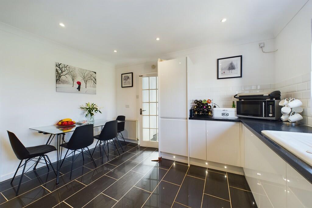 CAM01689G0-PR0426...