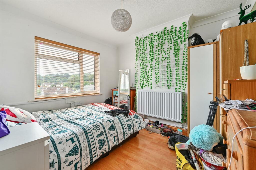 17 Sefton road, bn41 (25).jpg