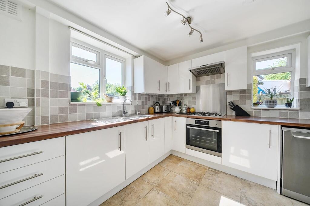 1294013-29-68270ca41e253-ARW1294013-29-68270ca41e2