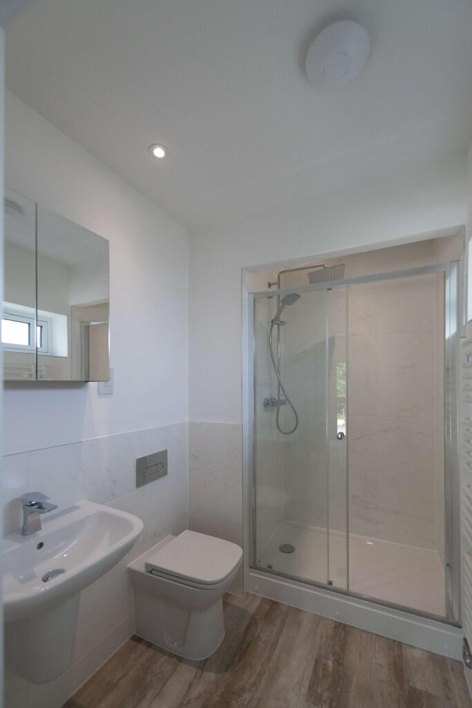 2nd En-suite