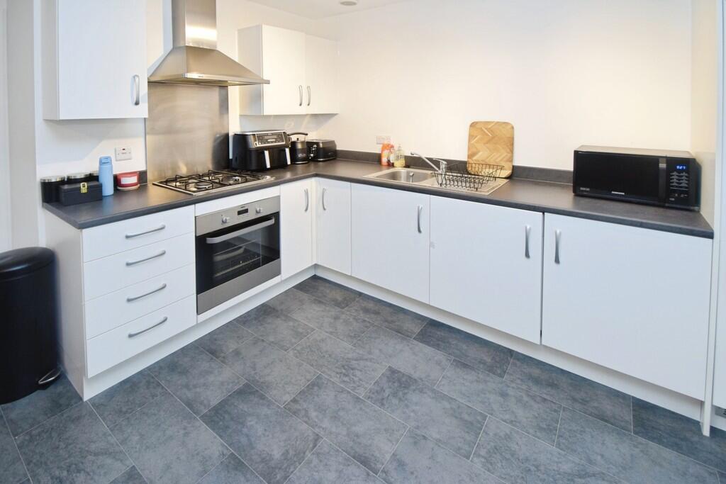 7e84a5f8-Kitchen