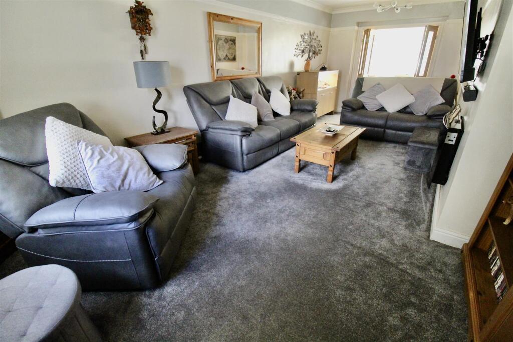 Through Lounge