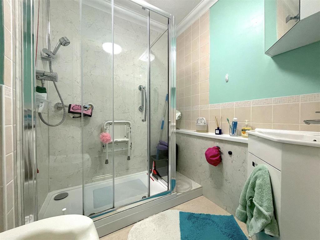 Bathroom (1).jpeg