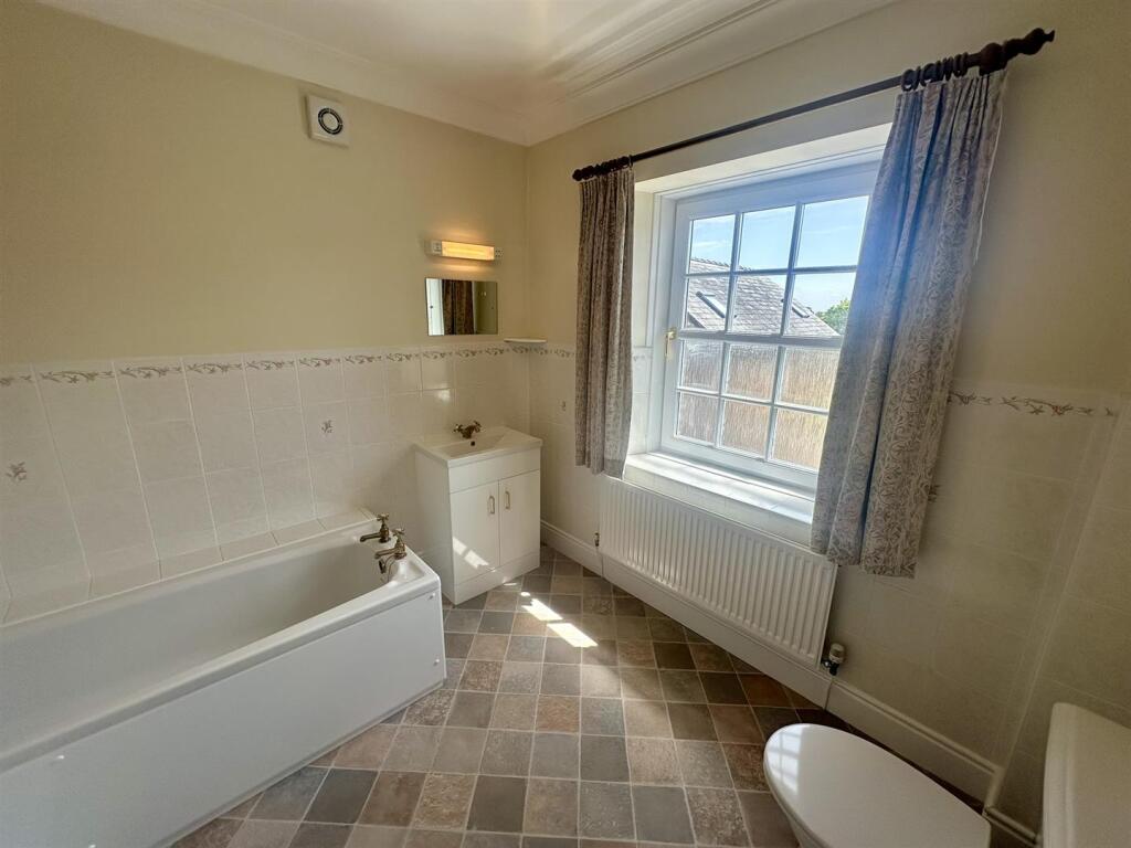 Main Bathroom