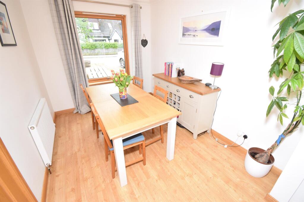 DINING ROOM-2.jpg