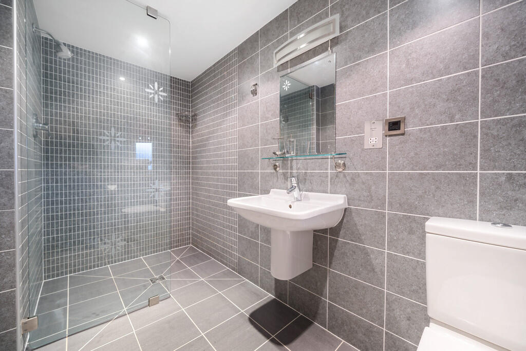 Ensuite Shower Ro...