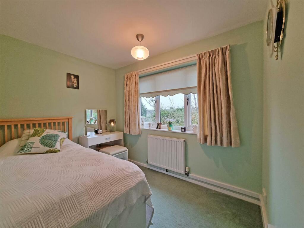 BEDROOM 2
