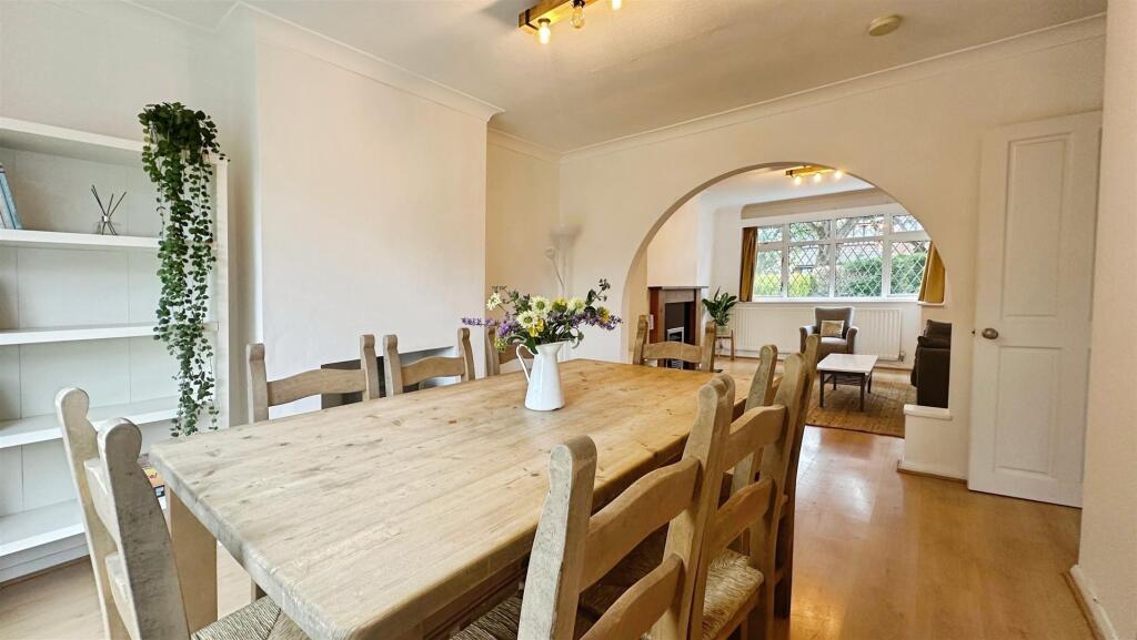 a0a6ad3a--4A29-92A9-E2D0AF4AEC58-20484-000006CC4D2