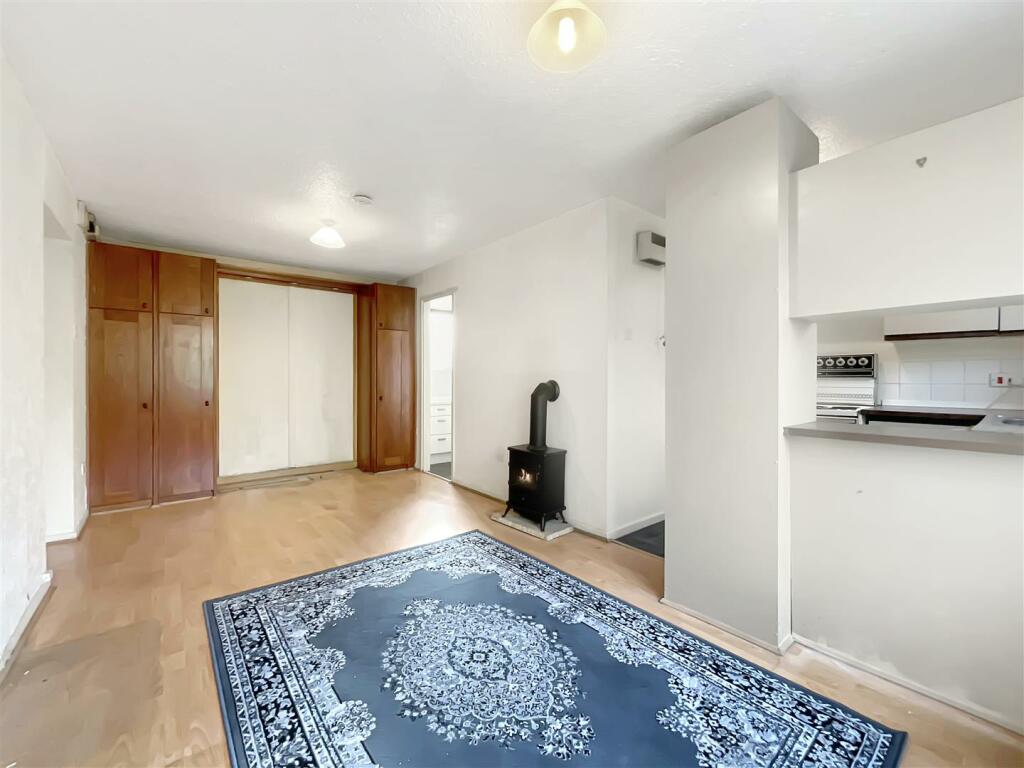 Open Plan Living / Kitchen &amp; Sleeping Area