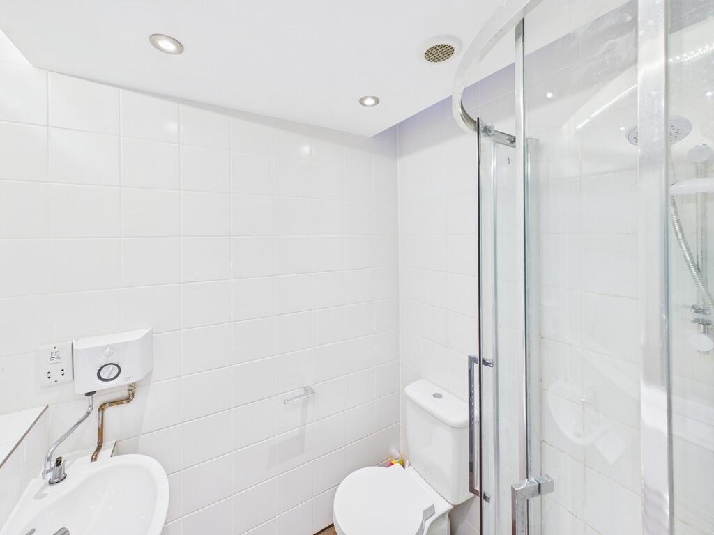 CAM02854G0-PR0444...