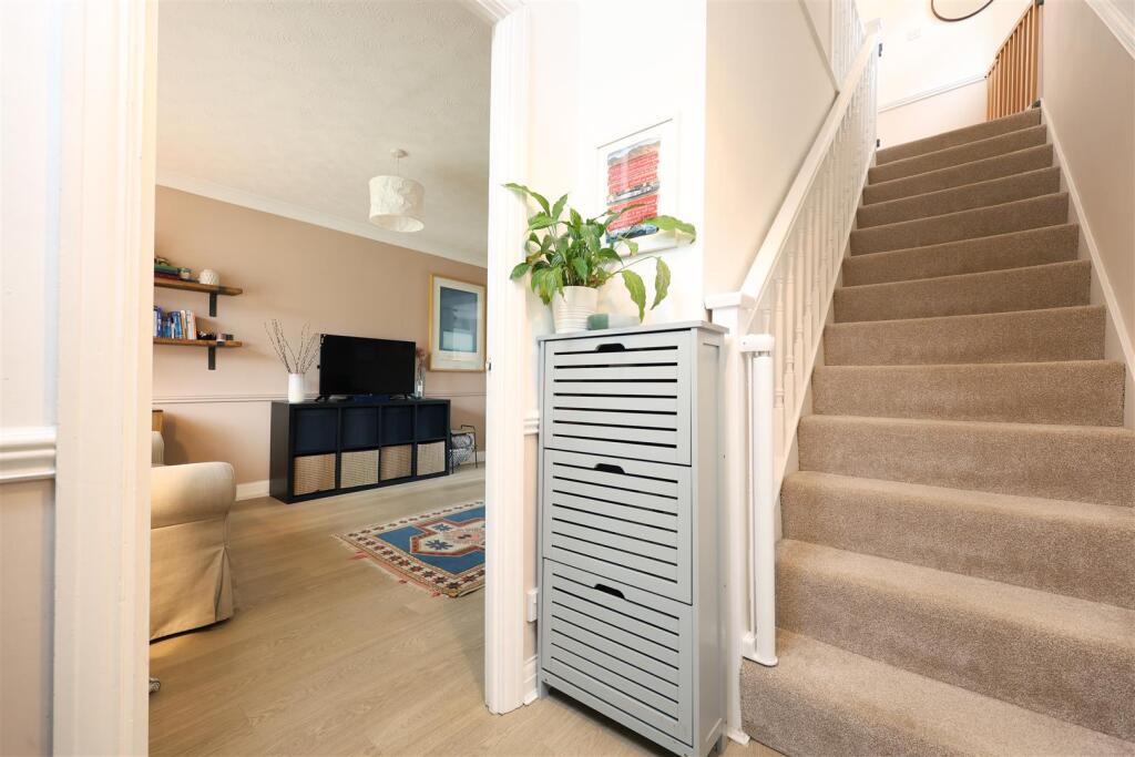 7 Niebull Close 12.JPG