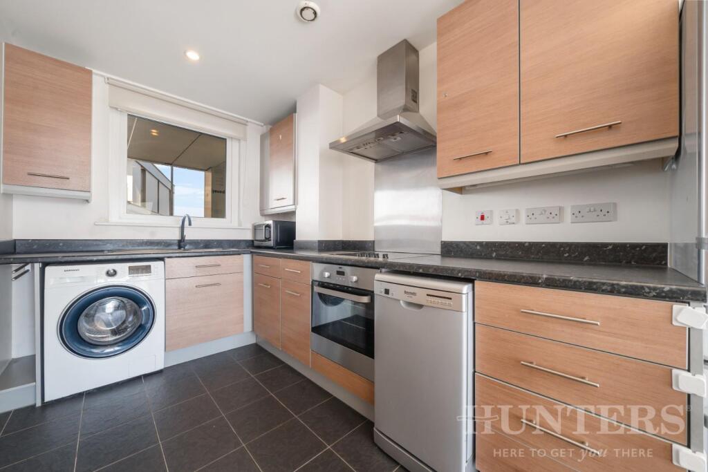 Flat 33, Coppermill Heights N17 9FG-4.jpg