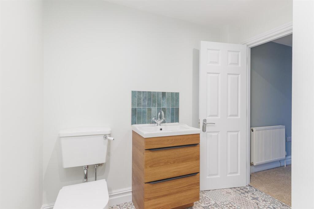 Jack &amp; Jill Shower Room