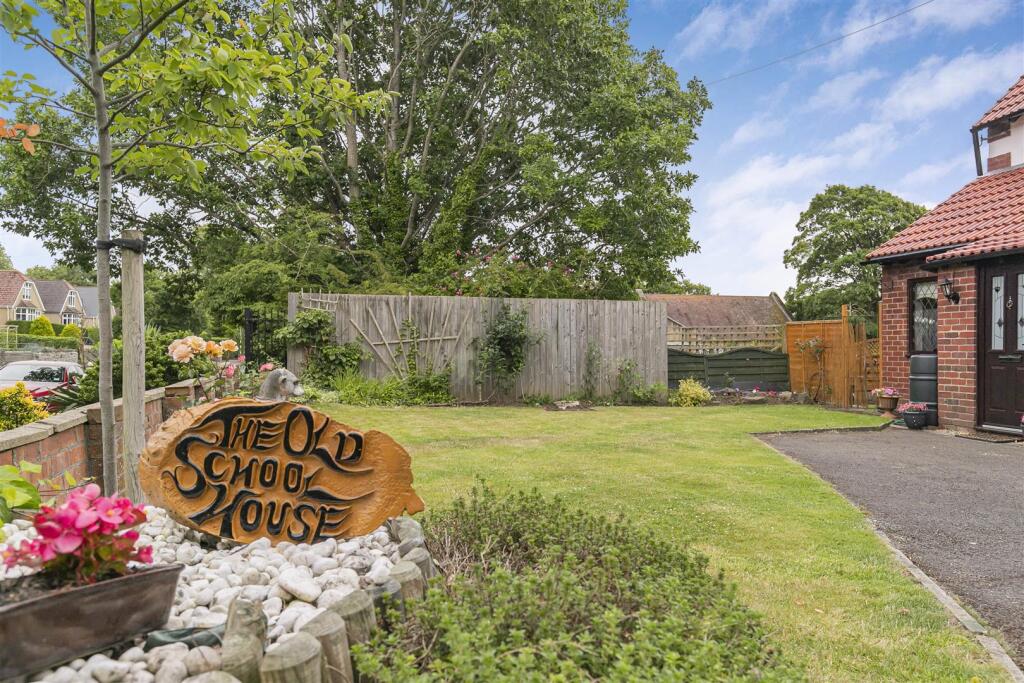 Feature Front Aspect.jpg