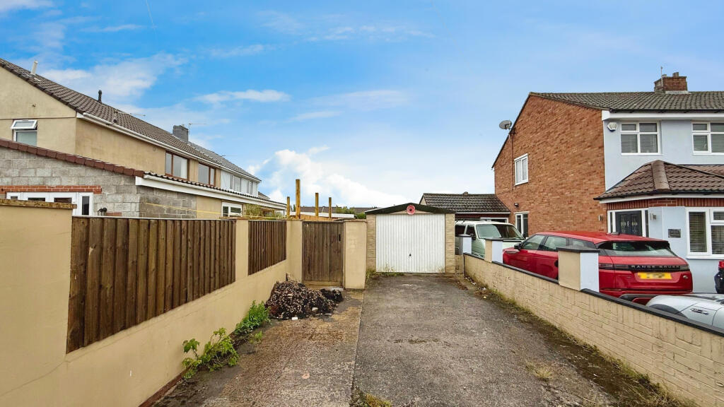 Garage &amp; driveway