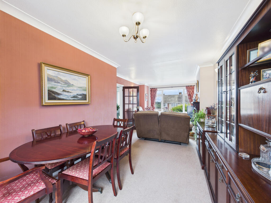 CAM01354G0-PR0562-STILL003