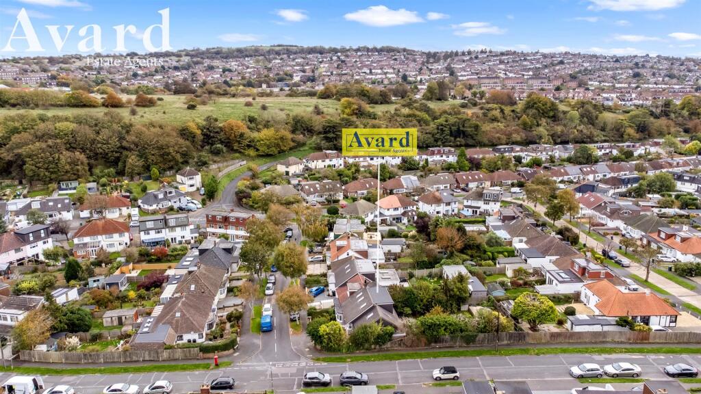 Lomond Avenue, 15_030 LOGO.jpg