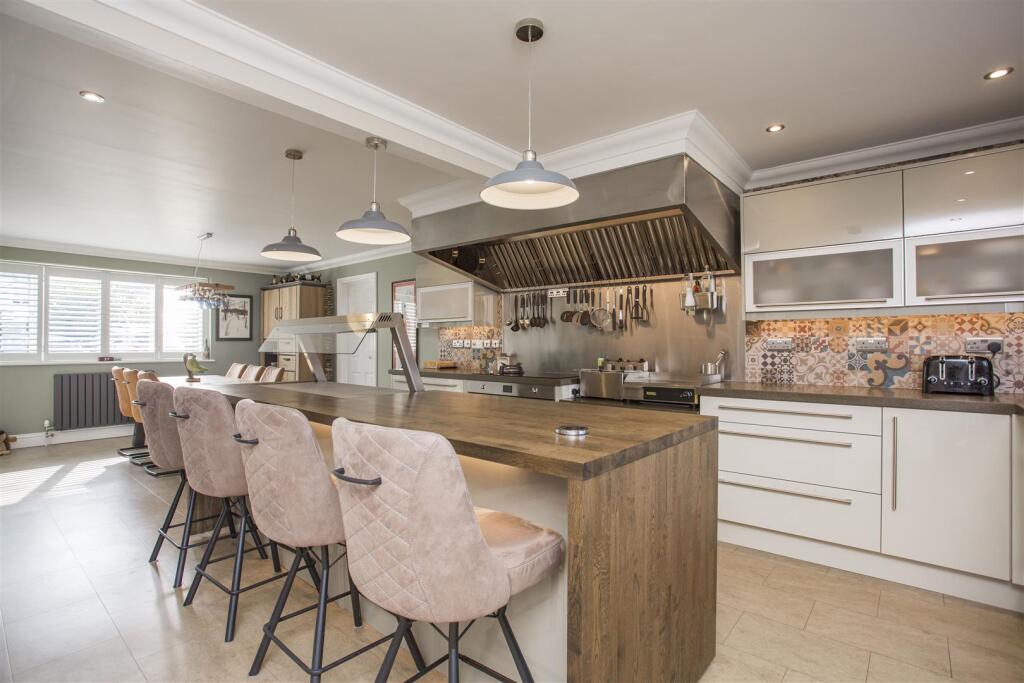 Kitchen Diner - Family Room